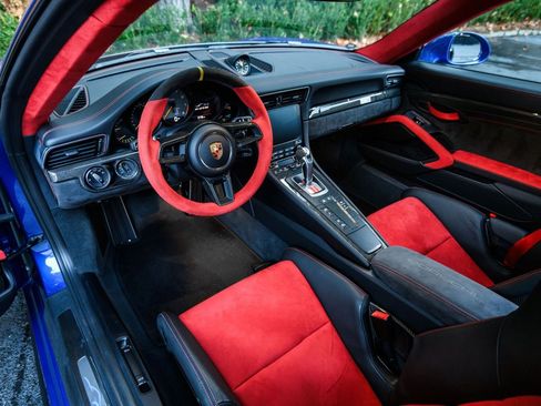 Used 2018 Porsche 911 GT2 RS image 10