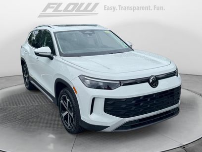 New 2025 Volkswagen Tiguan SE