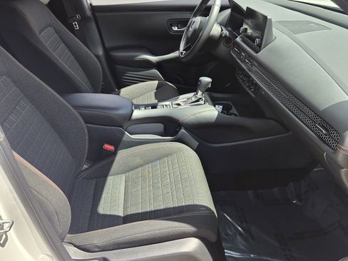 Used 2024 Honda HR-V Sport image 17