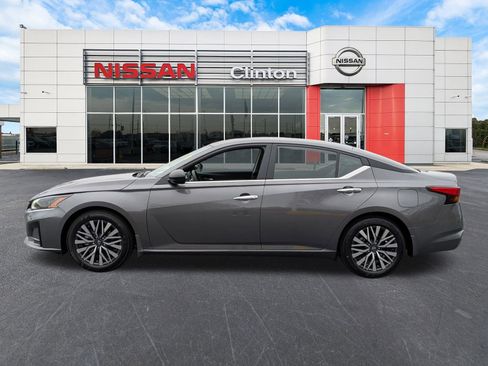 New 2025 Nissan Altima 2.5 SV image 6