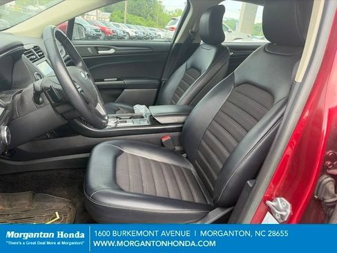 Used 2018 Ford Fusion SE FWD image 13