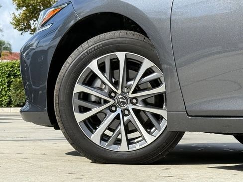 Certified 2025 Lexus ES 350 image 9