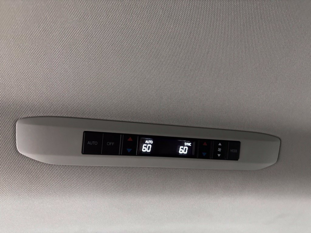 Used 2026 Toyota Sienna XLE FWD image 51
