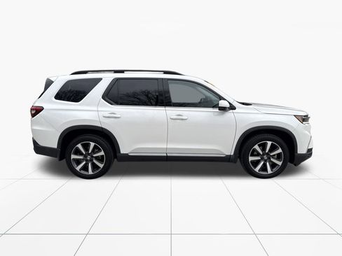 Used 2023 Honda Pilot Touring image 10