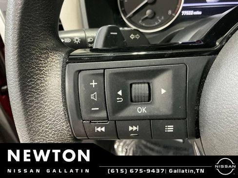 Used 2023 Nissan Rogue SV FWD image 25