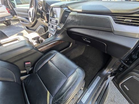 Used 2017 Chevrolet Suburban LT image 25