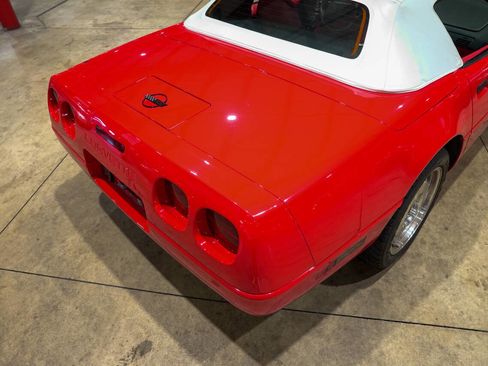 Used 1995 Chevrolet Corvette Base 2dr Convertible image 30