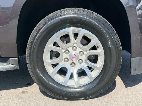 Used 2017 GMC Yukon SLT AWD/4WD image 29