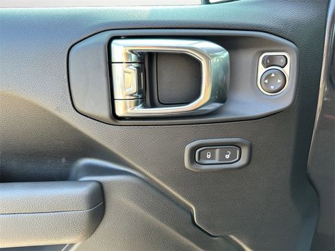 New 2025 Jeep Gladiator Sport image 23