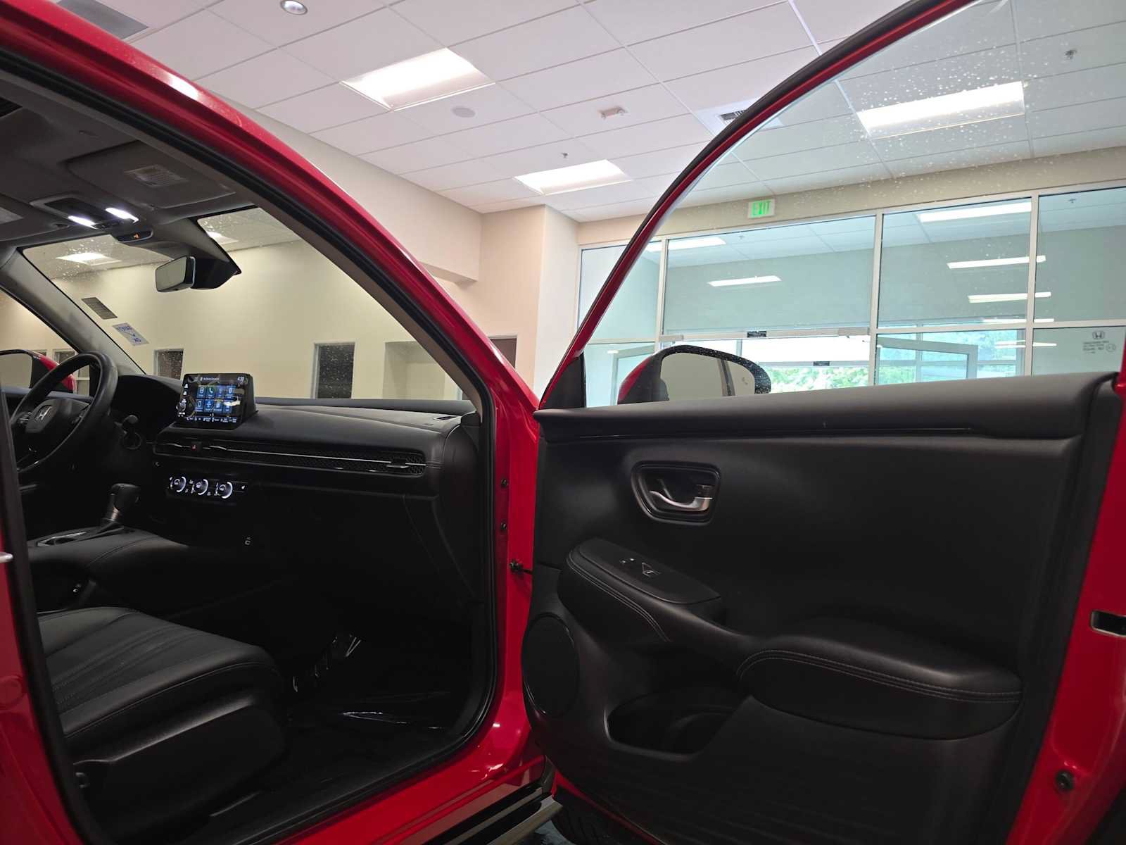 Used 2025 Honda HR-V EX-L image 30