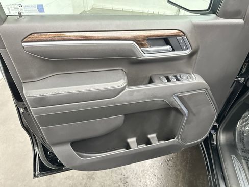 Used 2025 GMC Sierra 1500 Elevation image 19