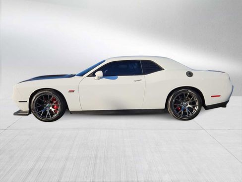 Used 2016 Dodge Challenger SRT w/ Technology Group image 5