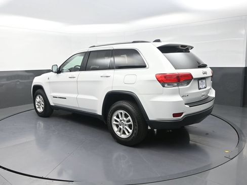 Used 2019 Jeep Grand Cherokee Laredo AWD/4WD image 8