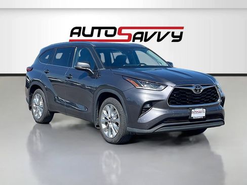 Used 2022 Toyota Highlander Limited AWD/4WD image 1