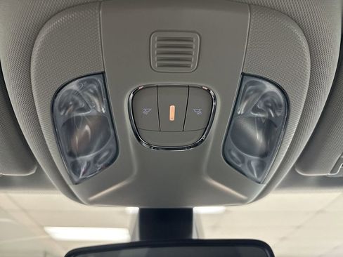 Used 2018 Jeep Compass Latitude w/ Cold Weather Group image 46