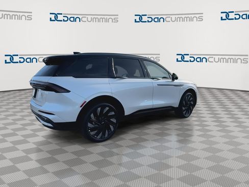 New 2026 Lincoln Nautilus Reserve image 14