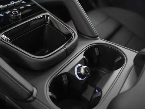 Certified 2026 Porsche Cayenne AWD/4WD image 32
