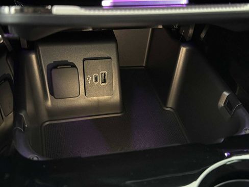 Used 2025 Ford Explorer Platinum image 33