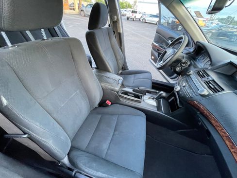 Used 2012 Honda Crosstour EX image 25