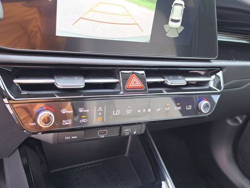 New 2026 Kia Niro EX FWD image 24