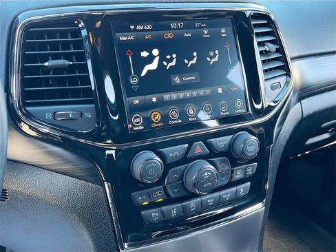 Certified 2022 Jeep Grand Cherokee Laredo X image 16