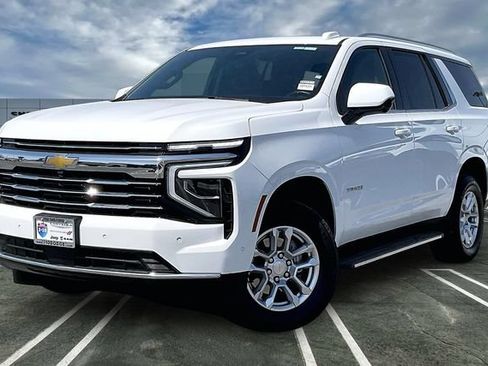 Used 2025 Chevrolet Tahoe LT AWD/4WD image 1
