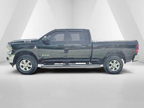 Used 2022 RAM 2500 Big Horn w/ Level C Equiment Group AWD/4WD image 4