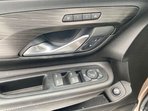 Certified 2019 GMC Terrain SLT w/ Preferred Package image 17