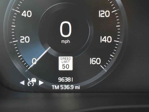 Used 2019 Volvo XC40 T5 R-Design AWD/4WD image 20