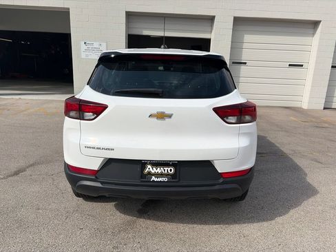 Used 2023 Chevrolet TrailBlazer LS FWD image 4