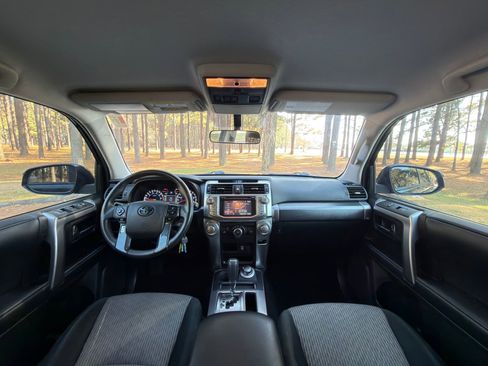 Used 2018 Toyota 4Runner SR5 image 2