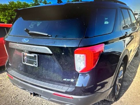Used 2024 Ford Explorer XLT w/ Equipment Group 202A AWD/4WD image 6