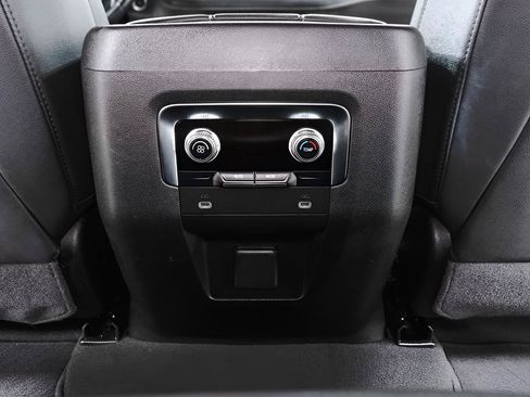 Used 2024 GMC Yukon SLT AWD/4WD image 27