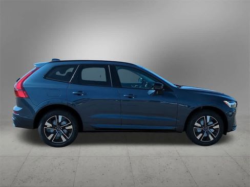 New 2026 Volvo XC60 B5 Core w/ Protection Package Premier image 7