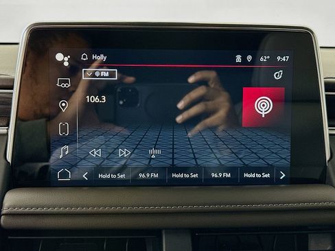 Used 2022 GMC Yukon SLT w/ SLT Premium Package image 14