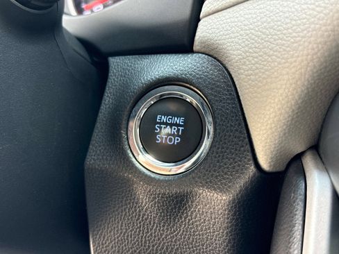 Used 2021 Toyota RAV4 XLE Premium AWD/4WD image 29