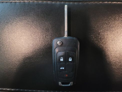 Used 2017 GMC Terrain SLE image 32