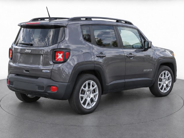 Used 2021 Jeep Renegade Latitude w/ Sun & Sound Group FWD image 4