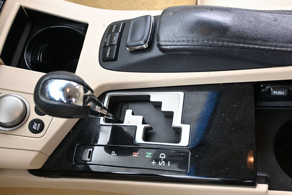 Used 2013 Lexus ES 300h w/ Luxury Pkg FWD image 16
