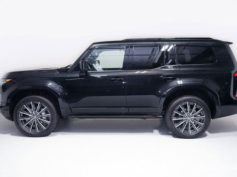 Used 2026 Lexus GX 550 w/ Cold Area Package AWD/4WD image 5