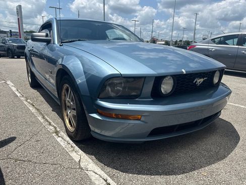 Used 2005 Ford Mustang GT RWD image 2