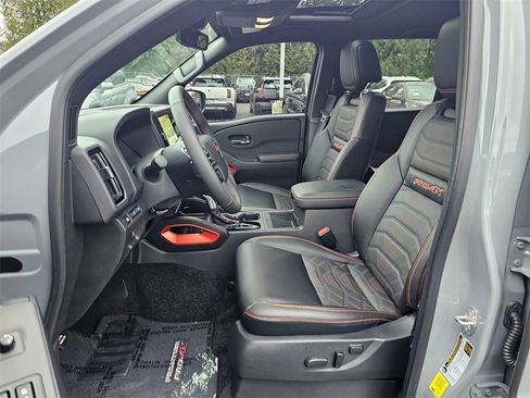 Used 2025 Nissan Frontier PRO-4X w/ Pro Premium Package image 22