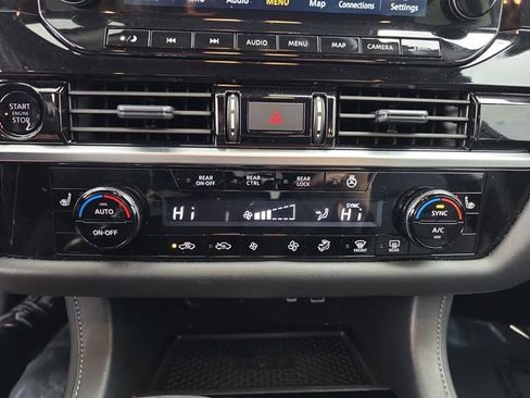 Used 2025 Nissan Pathfinder SL image 34