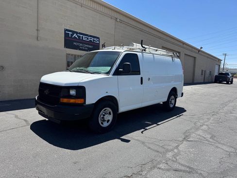 Used 2015 Chevrolet Express 2500 RWD image 4