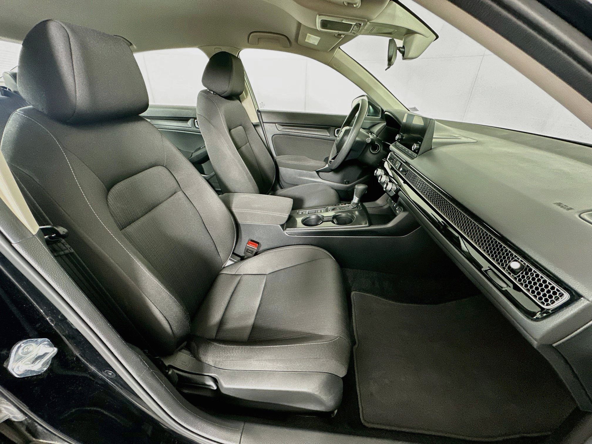 Used 2025 Honda Civic LX image 28