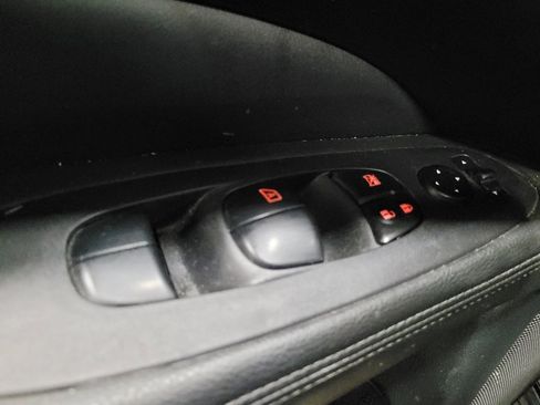 Used 2019 Nissan Pathfinder S AWD/4WD image 27