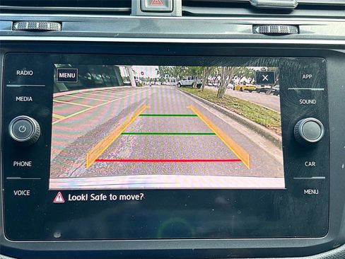 Used 2018 Volkswagen Tiguan SE w/ Front Fog Lights Package image 14