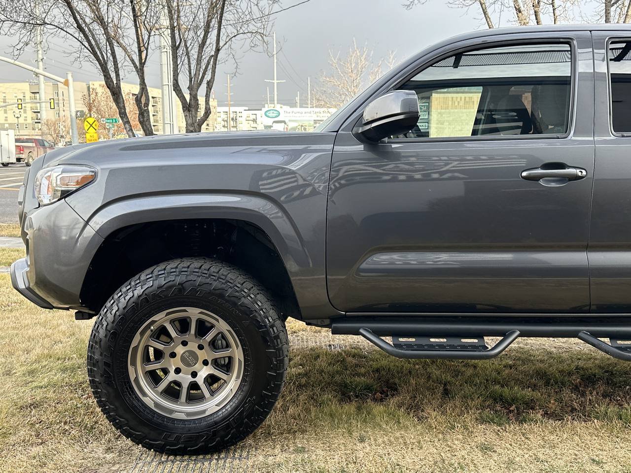 Used 2023 Toyota Tacoma SR AWD/4WD image 11