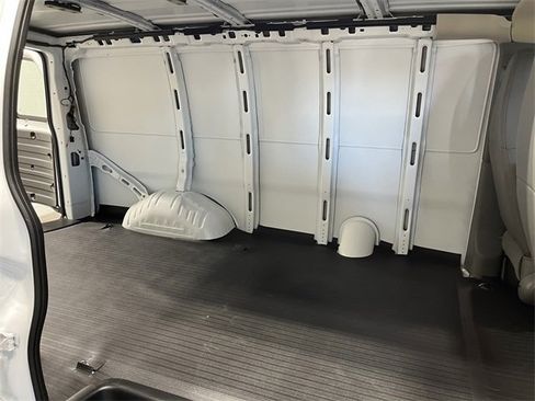 New 2025 Chevrolet Express 2500 w/ Enhanced Convenience Package image 24