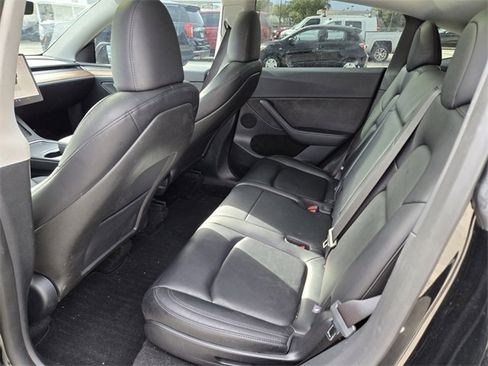Used 2025 Tesla Model Y Long Range image 5